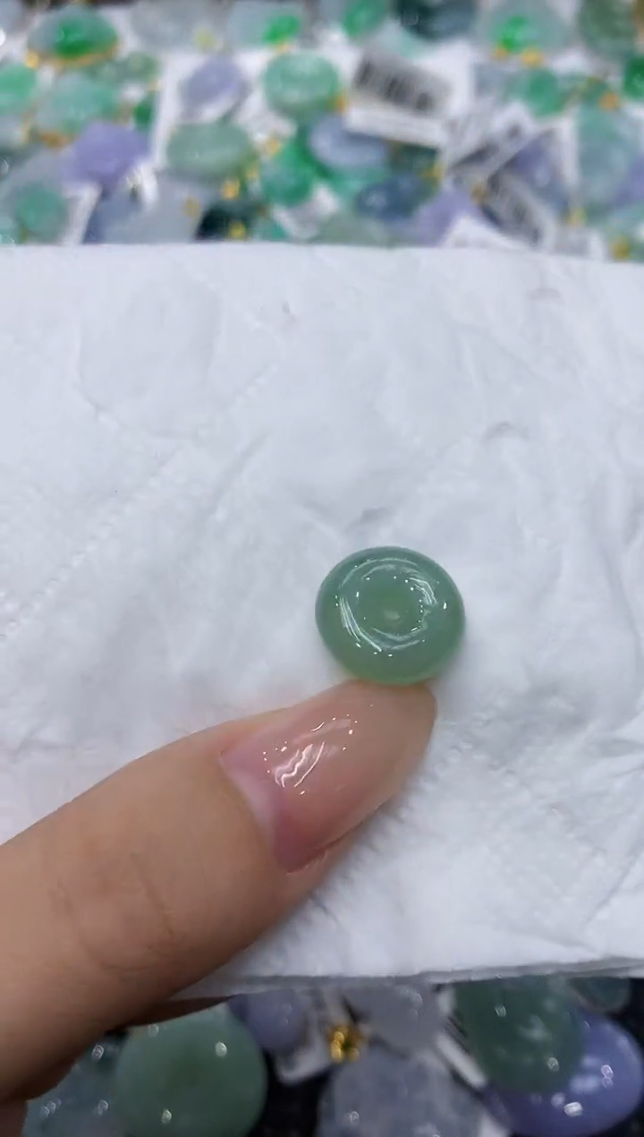颈饰18K金镶嵌翡翠111111111111