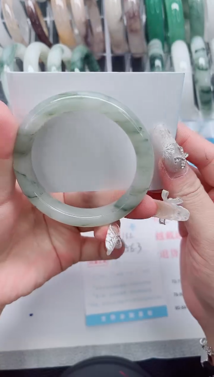 【闪购商品】石英质玉手镯未镶嵌A132-56.3