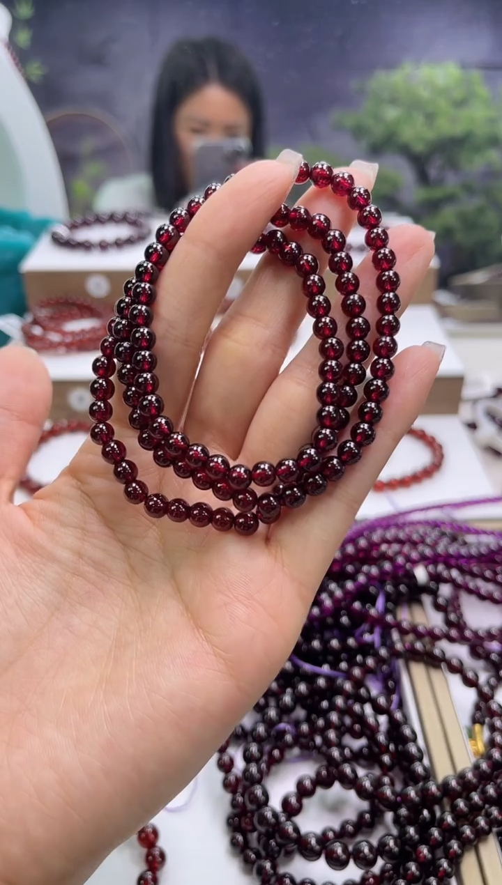 【闪购商品】石榴石手链未镶嵌 酒红色石榴石多圈5mm+多样式发一