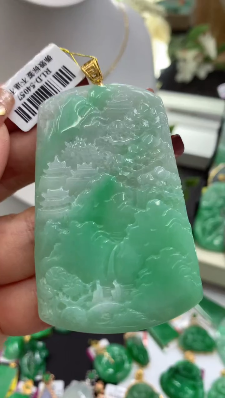 【闪购商品】翡翠吊坠(不含链)18K金镶嵌挂件