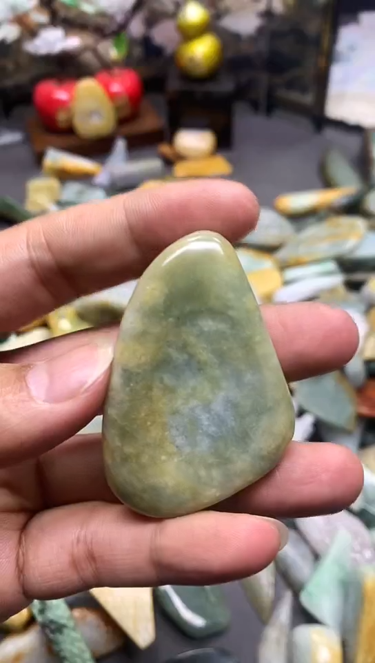 【闪购商品】翡翠耳饰未镶嵌天然翡翠A货