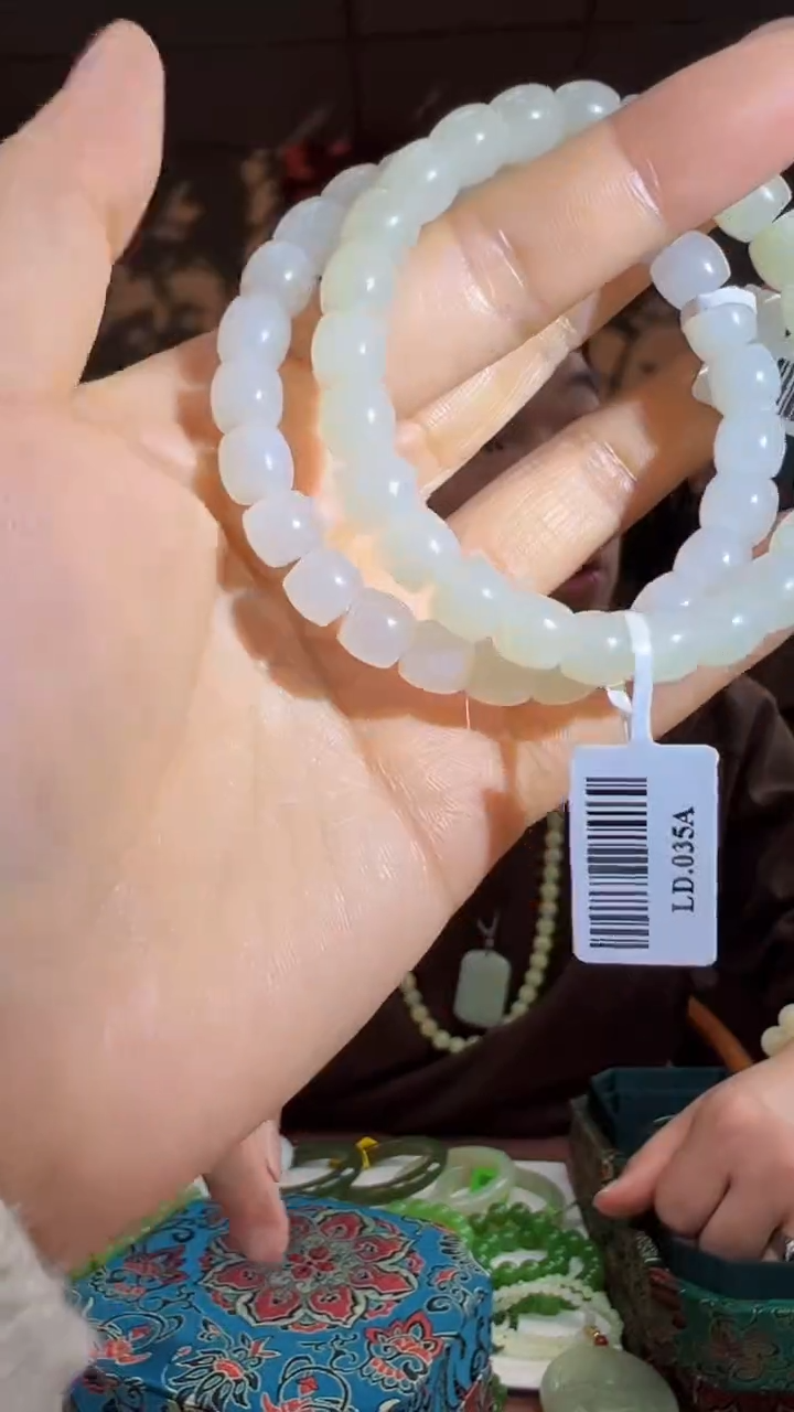 颈饰未镶嵌和田玉a4