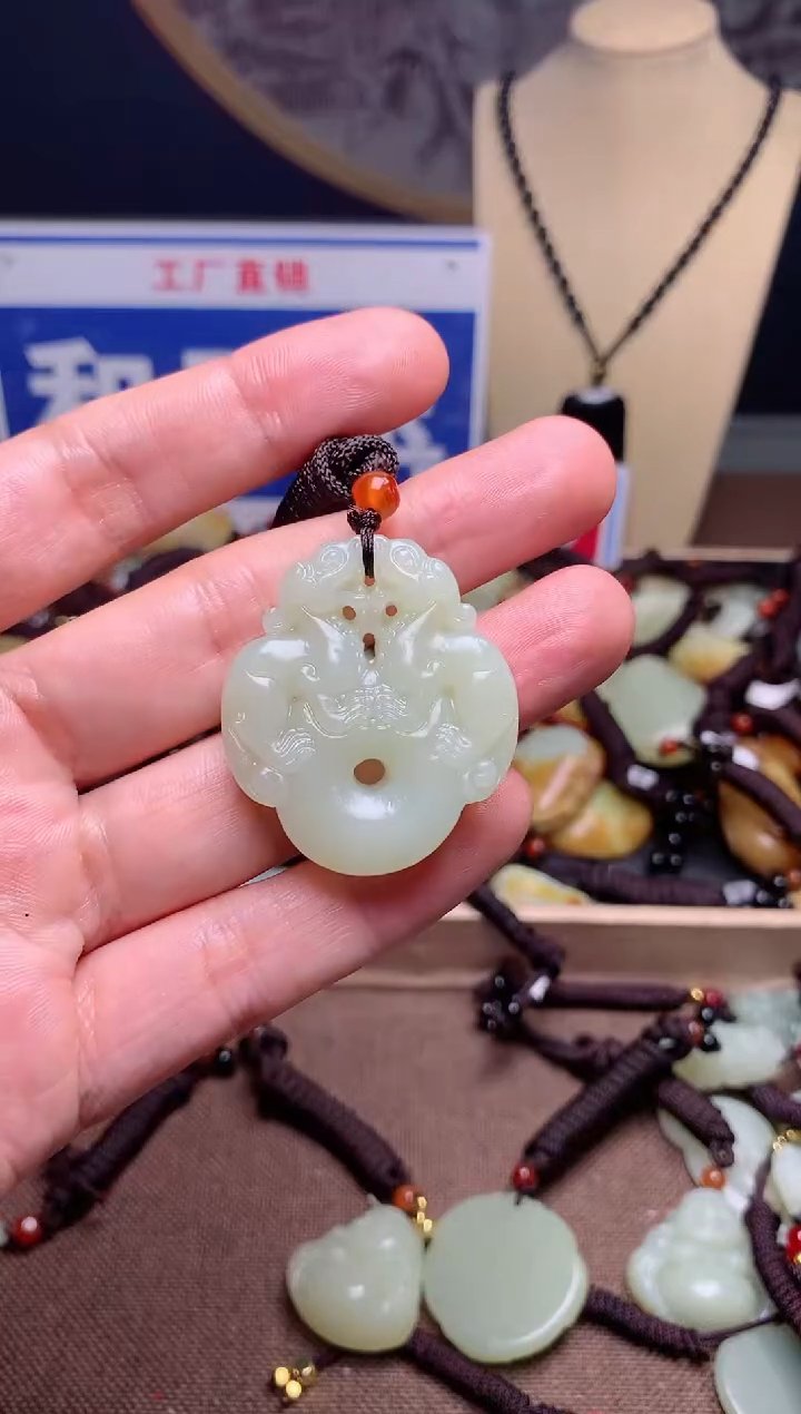 【闪购商品】和田玉颈饰未镶嵌1