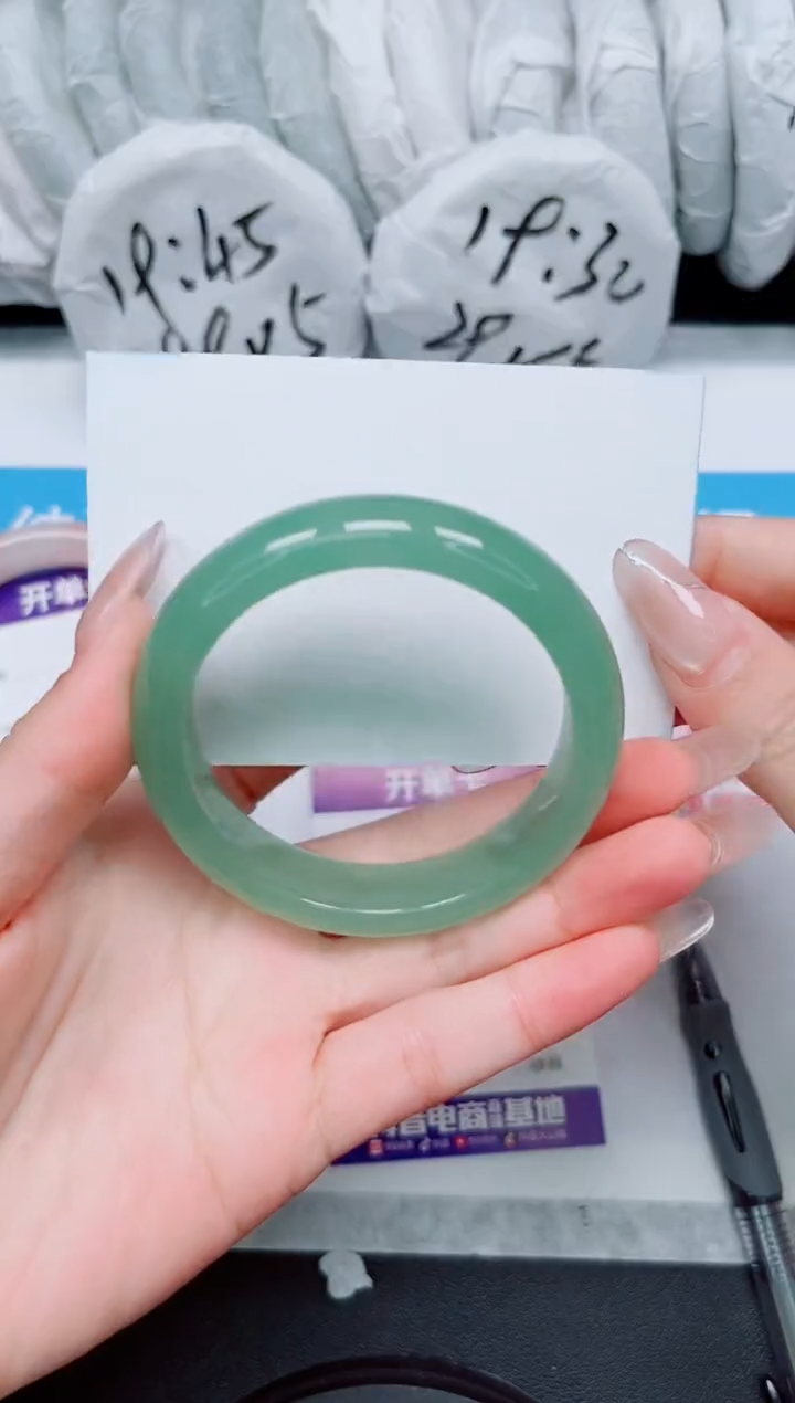 【闪购商品】石英质玉手镯未镶嵌107