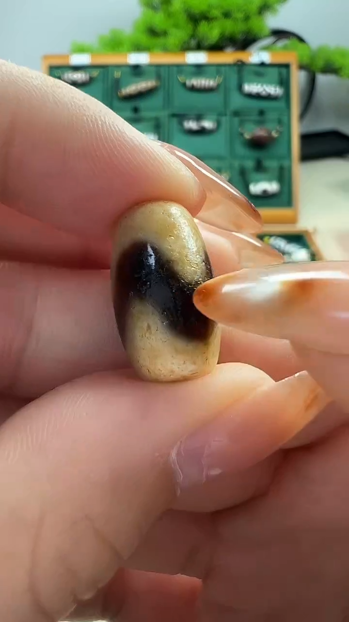 玛瑙/玉髓（覆膜）颈饰未镶嵌25.（微瑕随机发货）