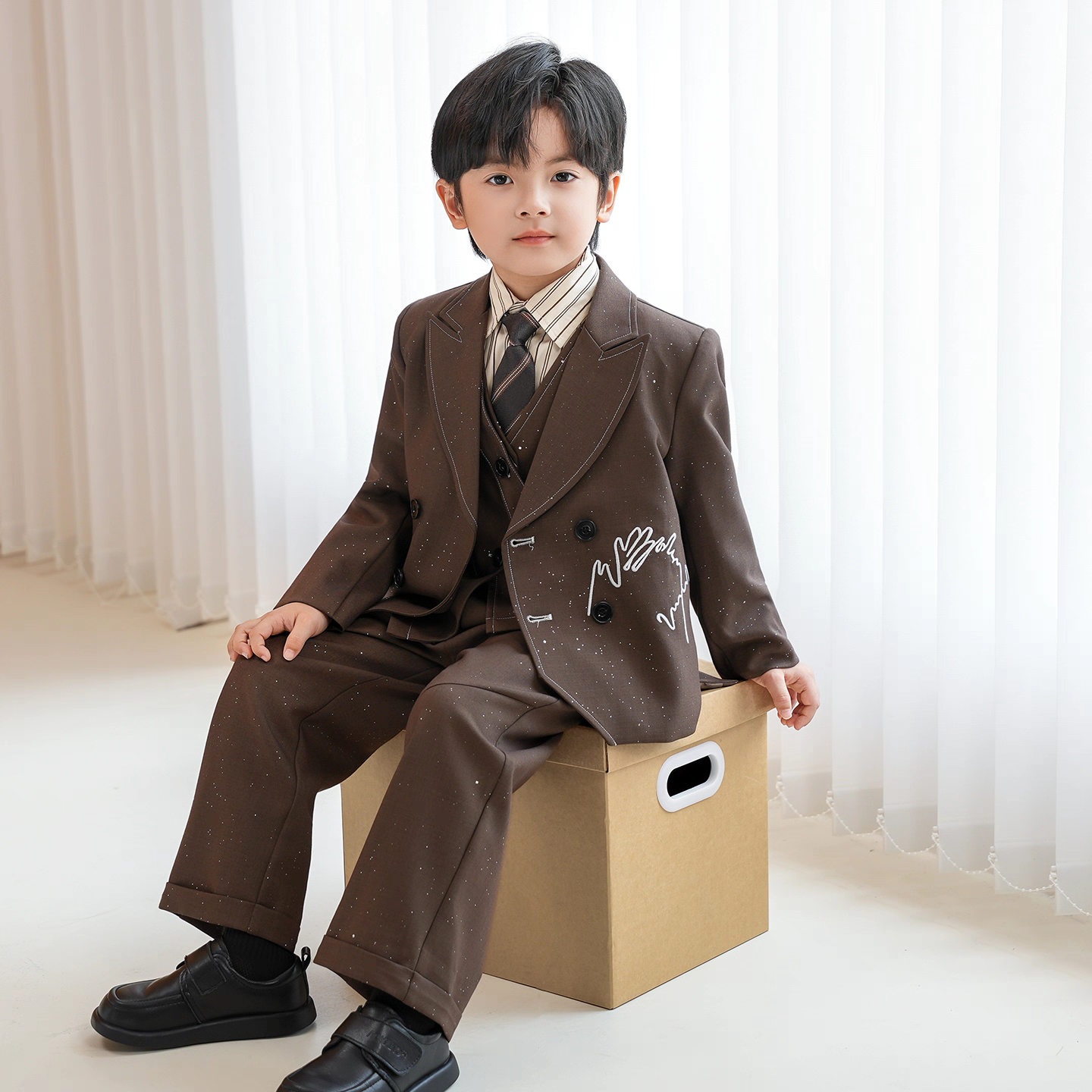 儿童西装复古满天星刺绣马甲男童设计感时尚西服外套花童周岁礼服