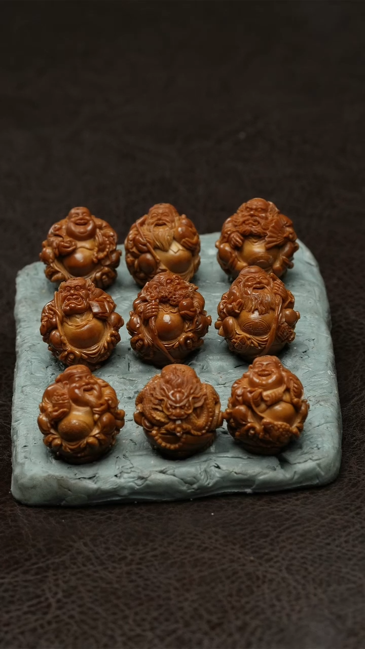 【闪购商品】橄榄核吊坠九龙聚宝群仙