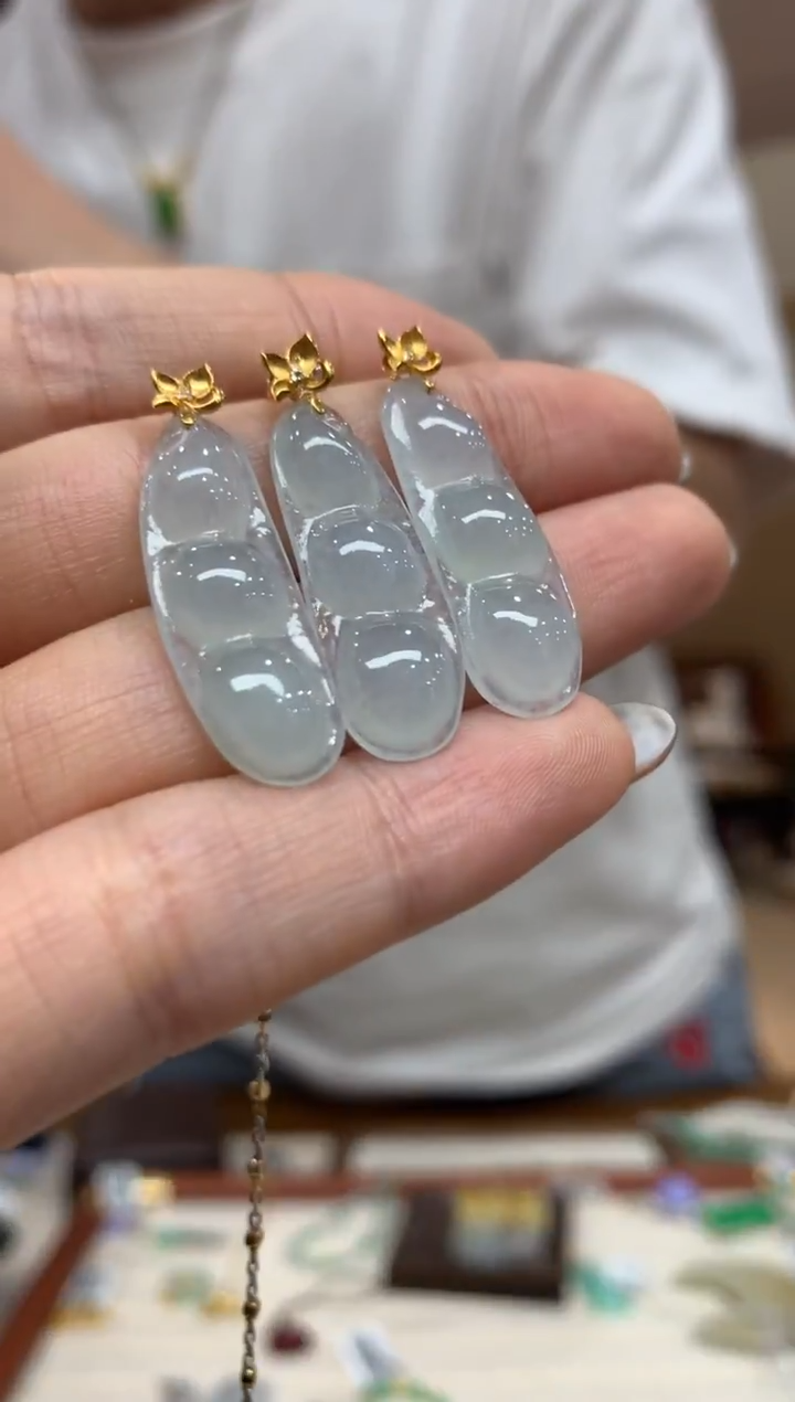 吊坠(不含链)18K金镶嵌翡翠豆子多样性发货1件