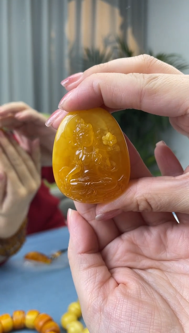 【闪购商品】蜜蜡珠宝奇石未镶嵌假一罚十，微瑕发其一023赠绳