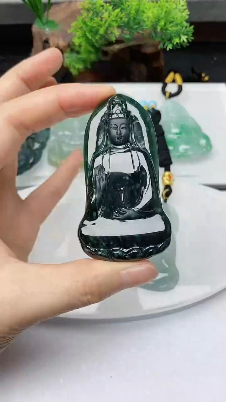 【闪购商品】翡翠颈饰未镶嵌