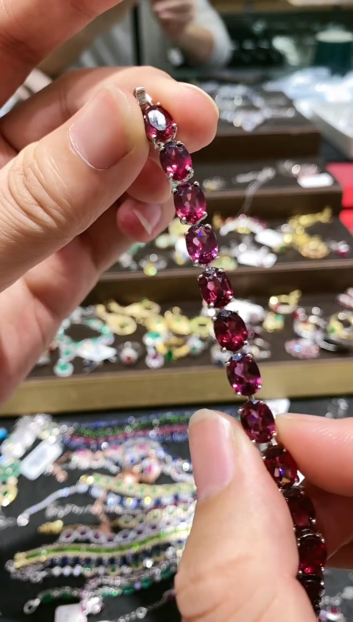 【闪购商品】石榴石（紫牙乌）手链银S925镶嵌手链
