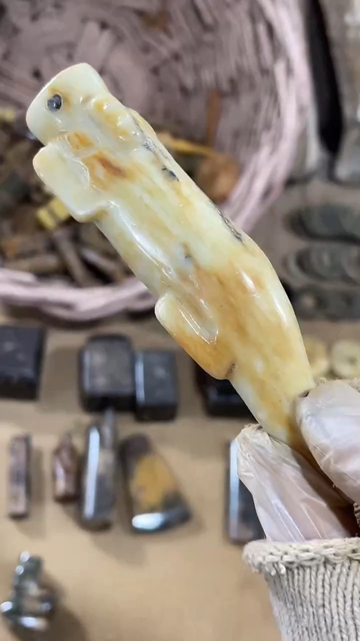 未镶嵌和田玉把件花*仔一单一个（微瑕）