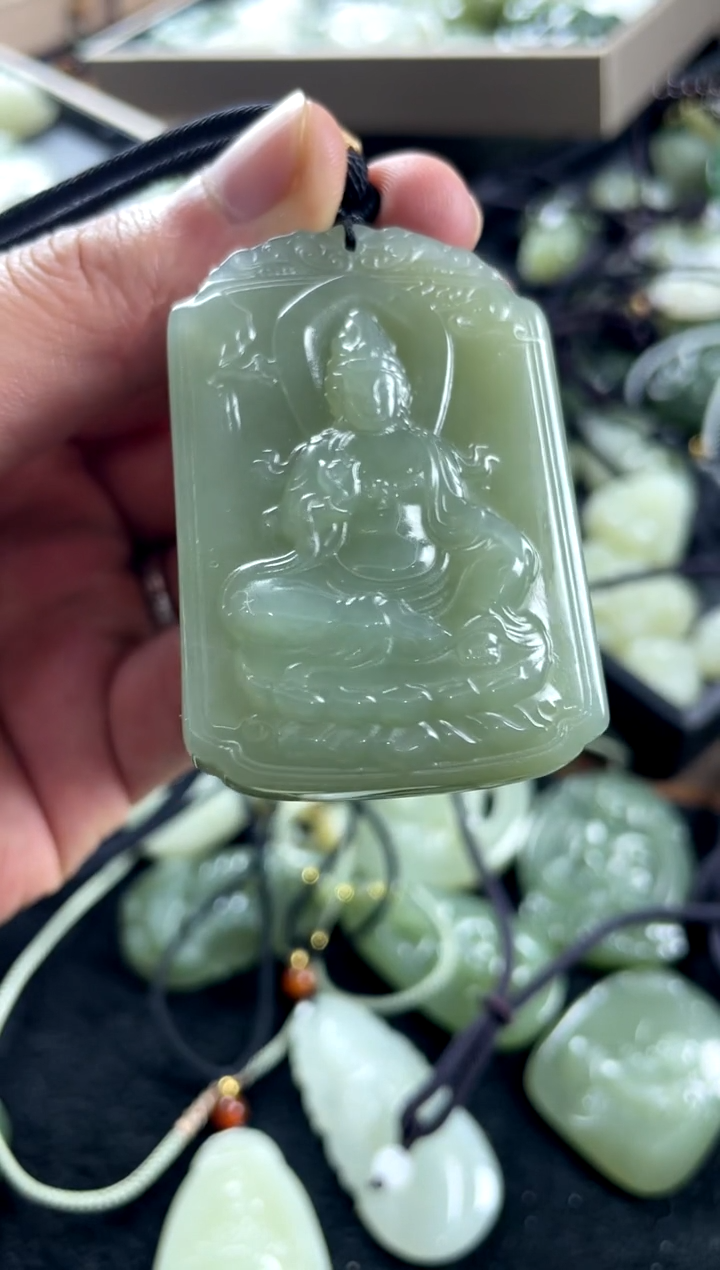 和田玉未镶嵌颈饰观音