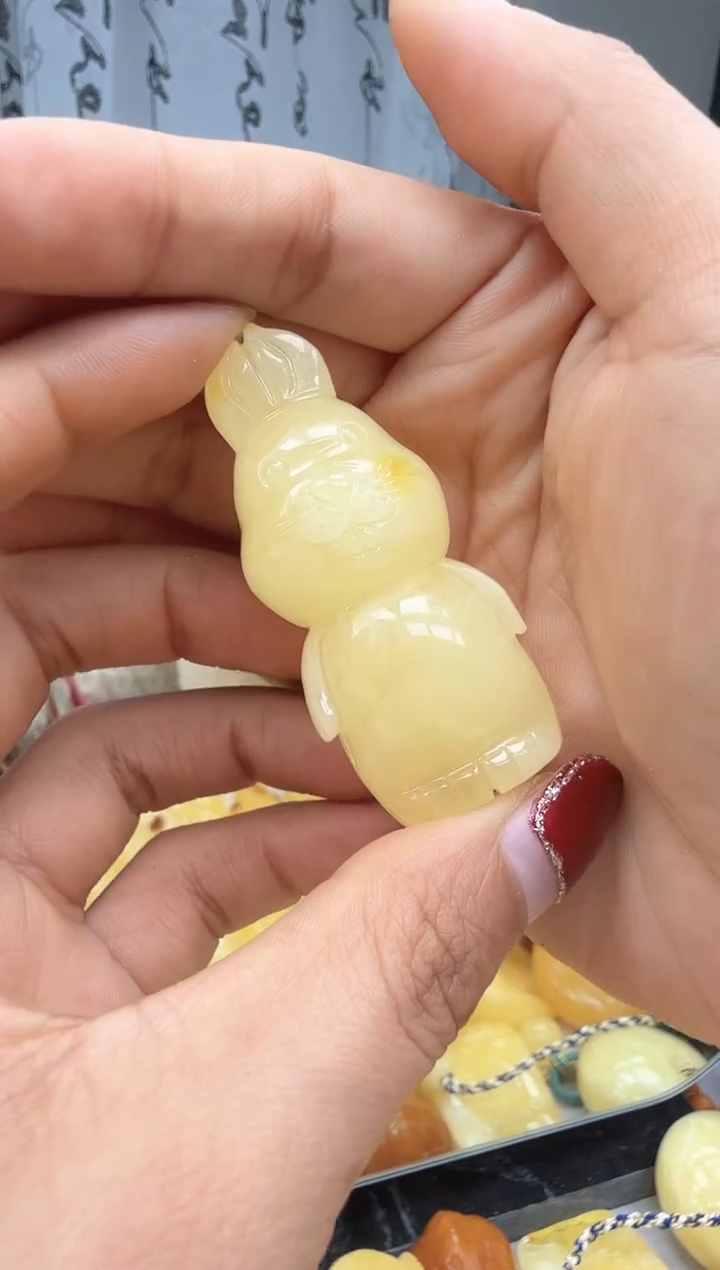 【闪购商品】琥珀裸石未镶嵌挂坠