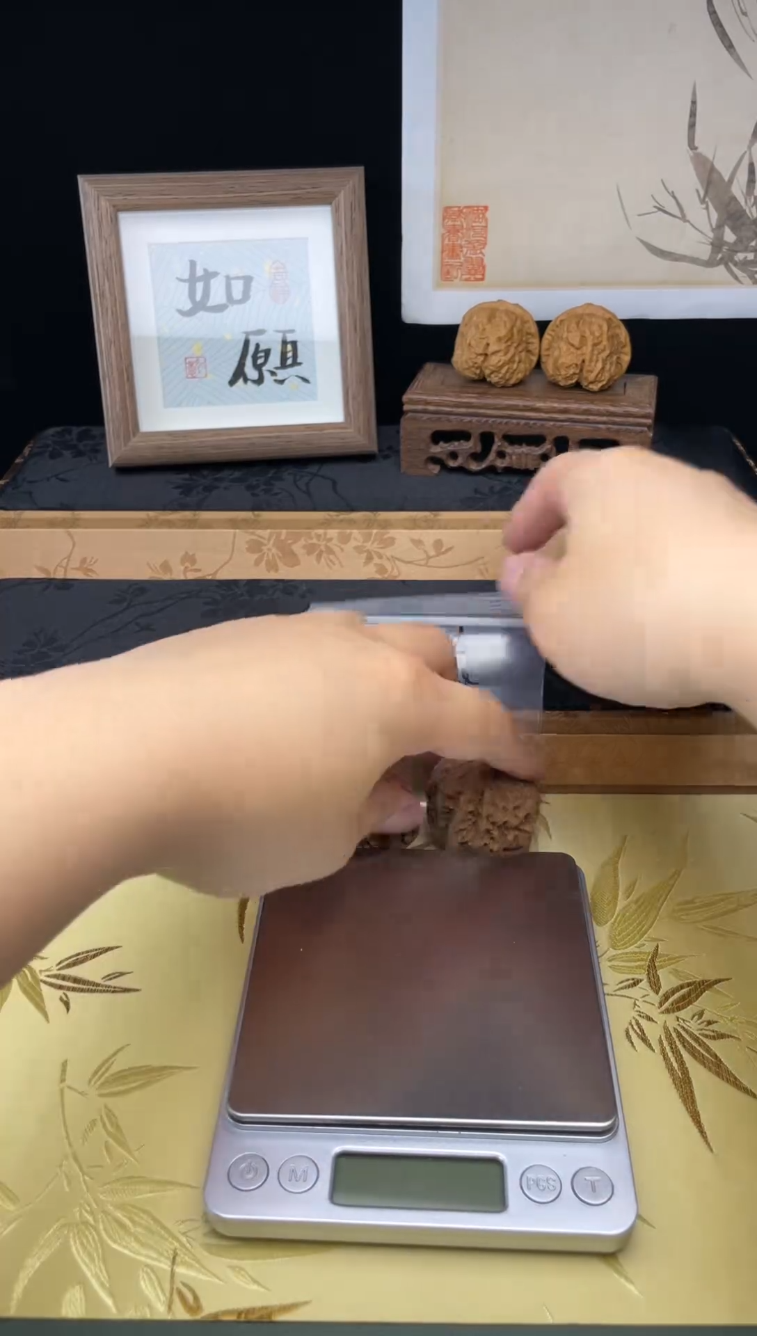 【闪购商品】文玩核桃吊坠四座楼随机核桃一对