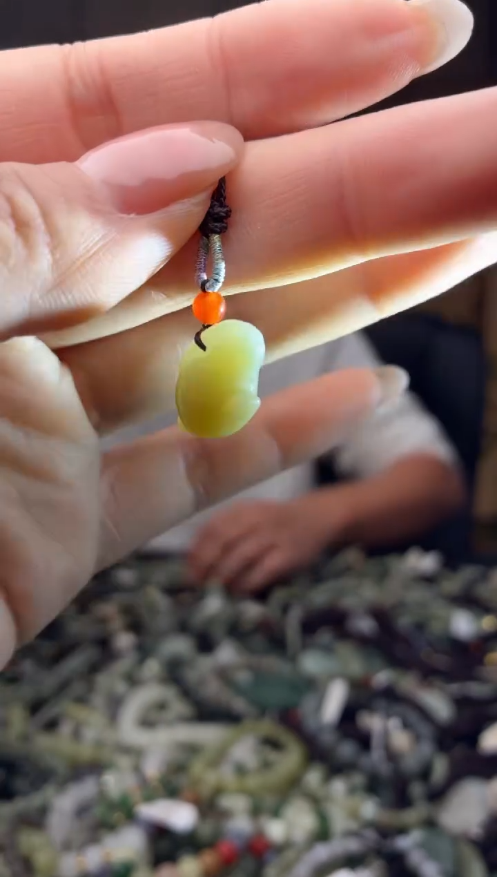 颈饰未镶嵌和田玉多样性发货，拍一发一