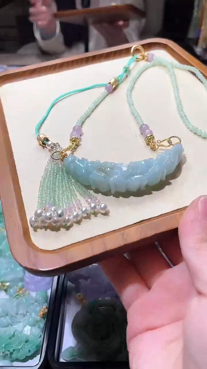 【闪购商品】翡翠颈饰未镶嵌吊坠