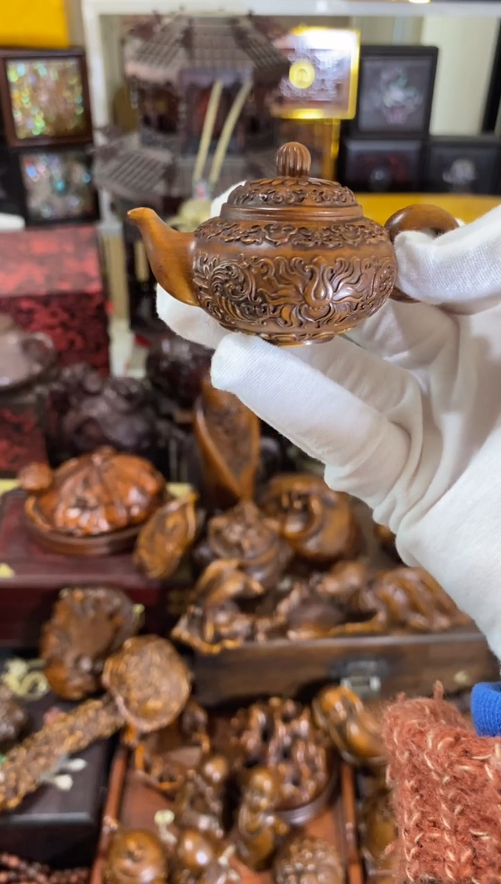 木小叶黄杨小件吉祥花壶