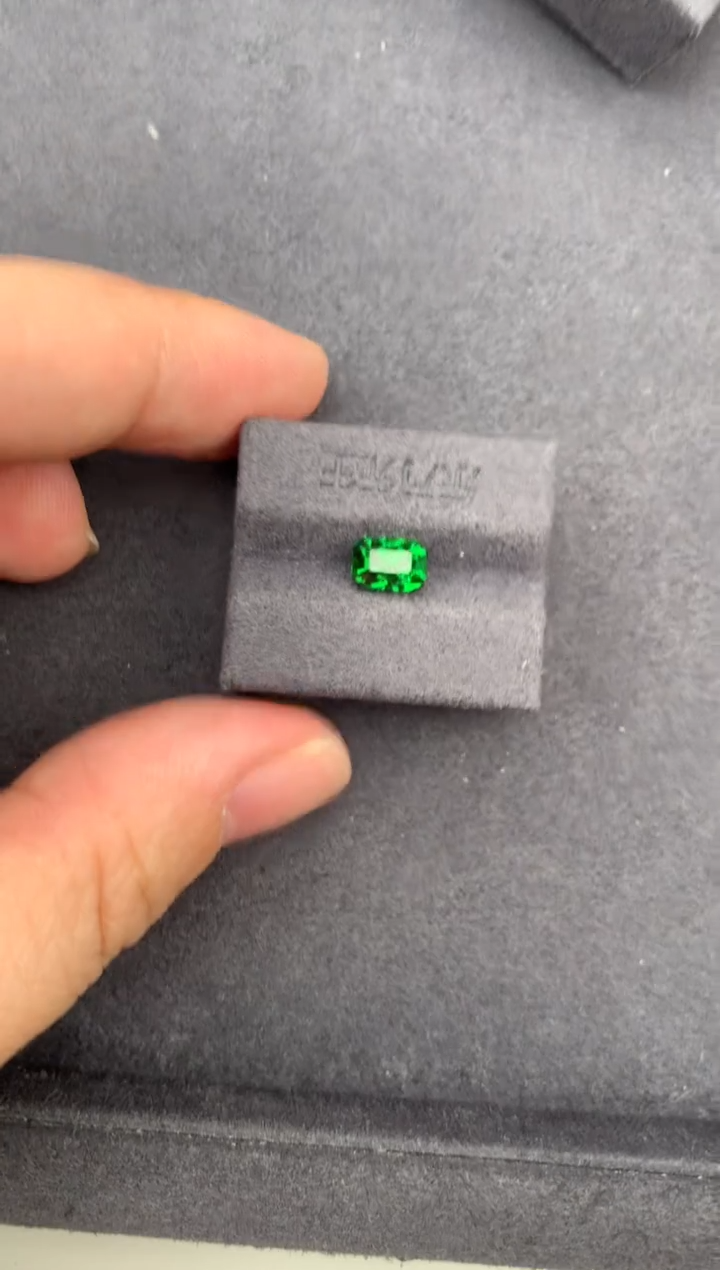 未镶嵌珠宝半成品石榴石1.5ct沙弗莱  定制  GH