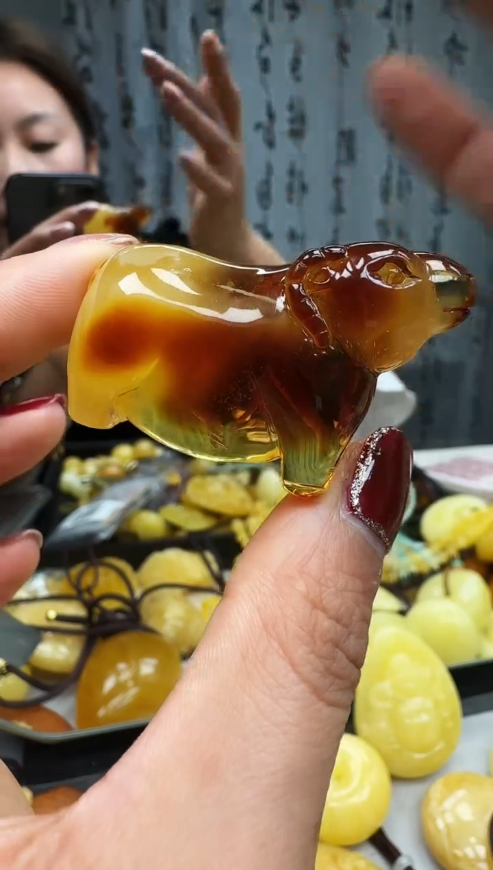 【闪购商品】琥珀裸石未镶嵌摆件