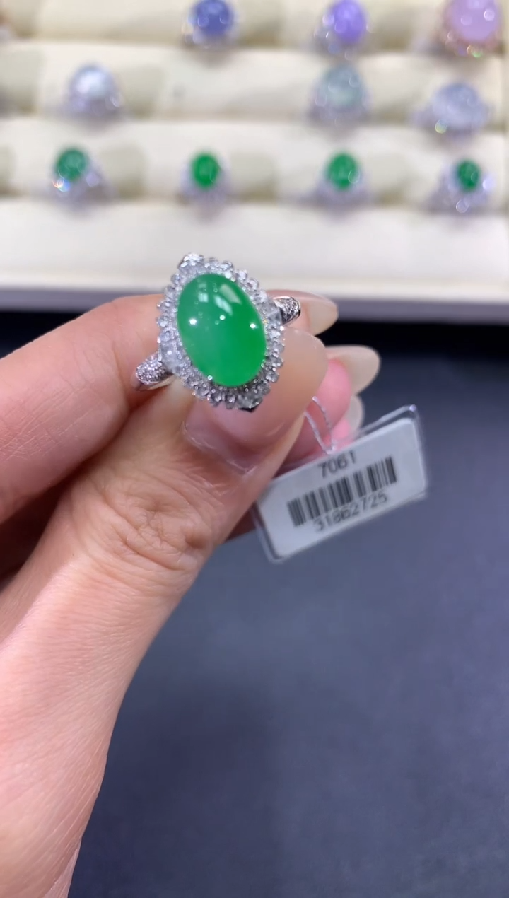 【闪购商品】翡翠戒指18K金镶嵌a156     
