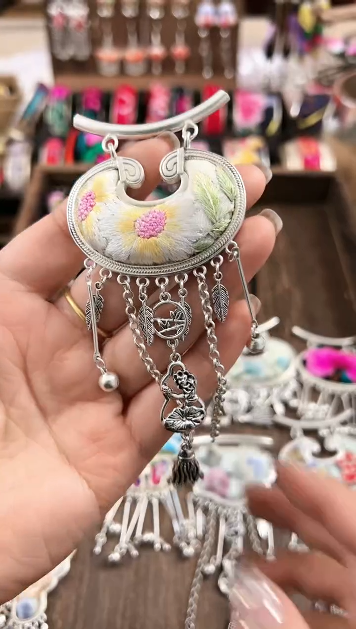 【闪购商品】织绣民族风老绣饰品154