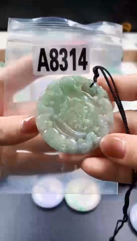 颈饰未镶嵌翡翠天然翡翠吊坠挂件