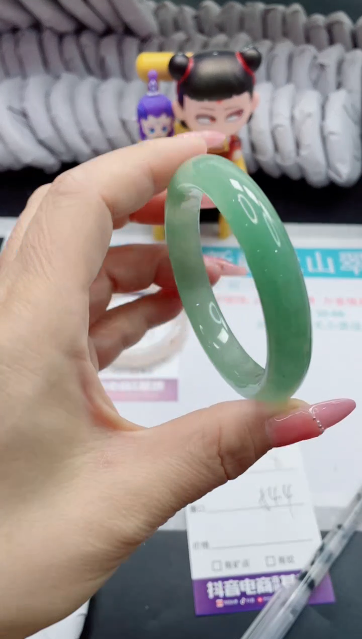 【闪购商品】石英质玉未镶嵌手镯8