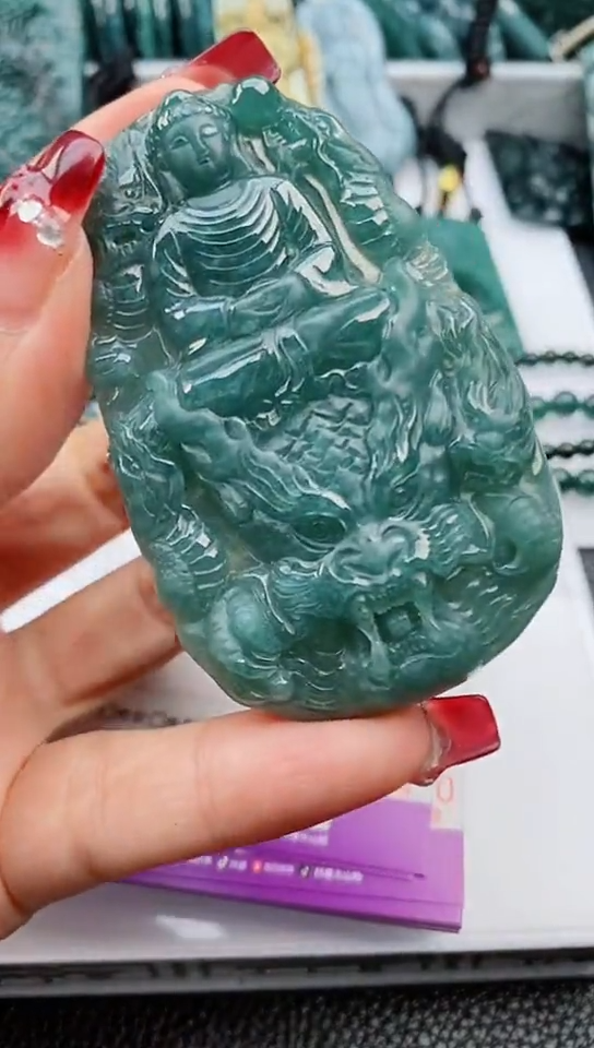 【闪购商品】翡翠颈饰未镶嵌           