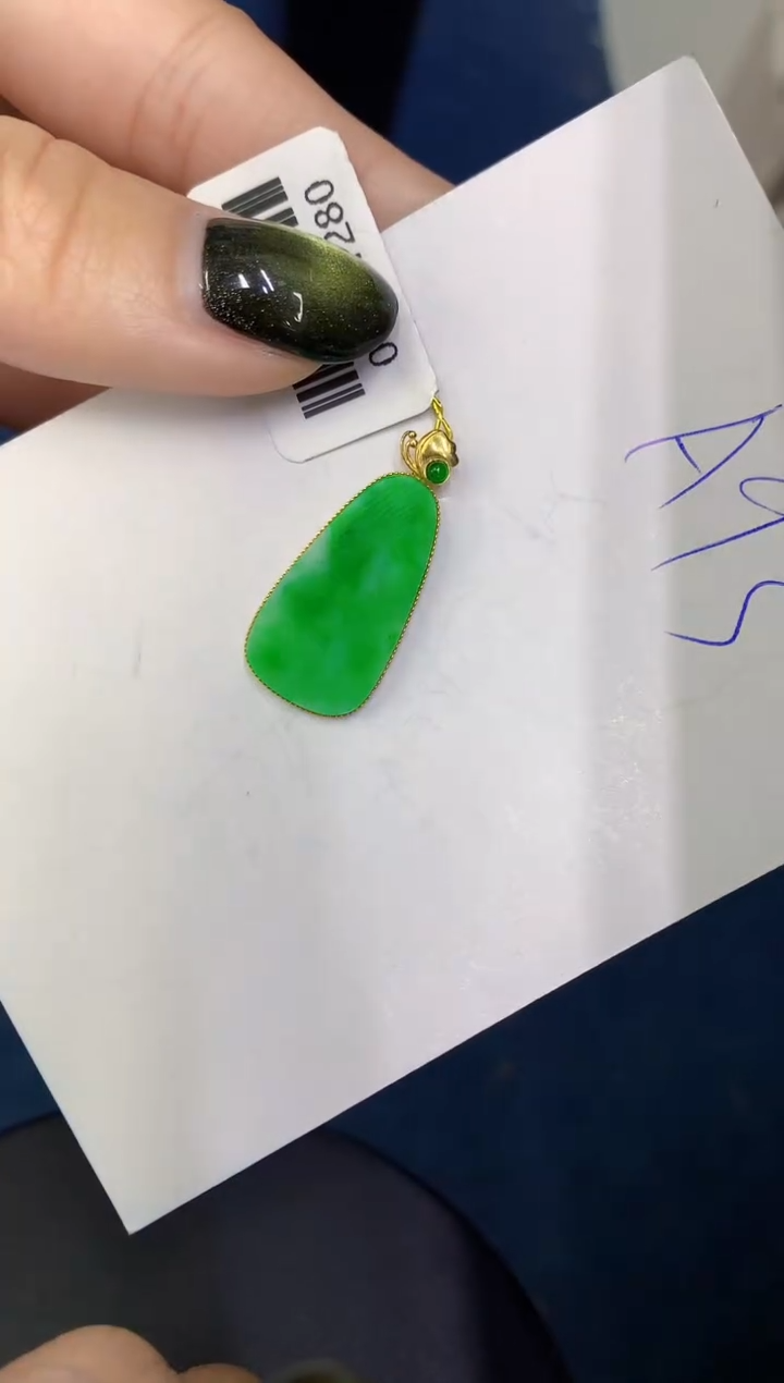 【闪购商品】翡翠颈饰18K金镶嵌00000000000