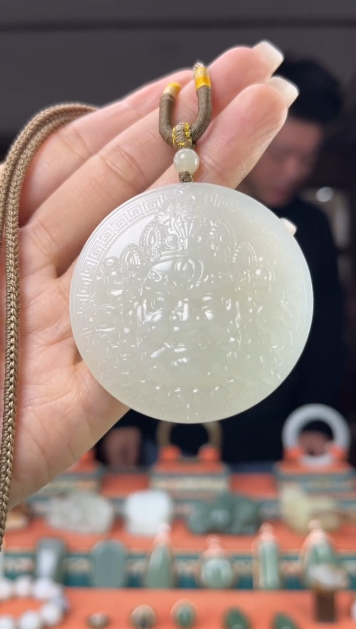 颈饰未镶嵌和田玉佩佩