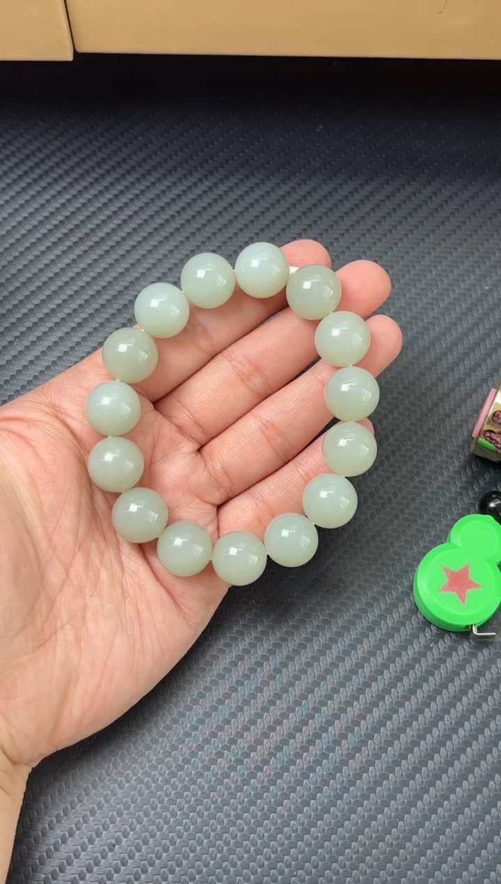 未镶嵌手串和田玉且末近矿微色差卡14