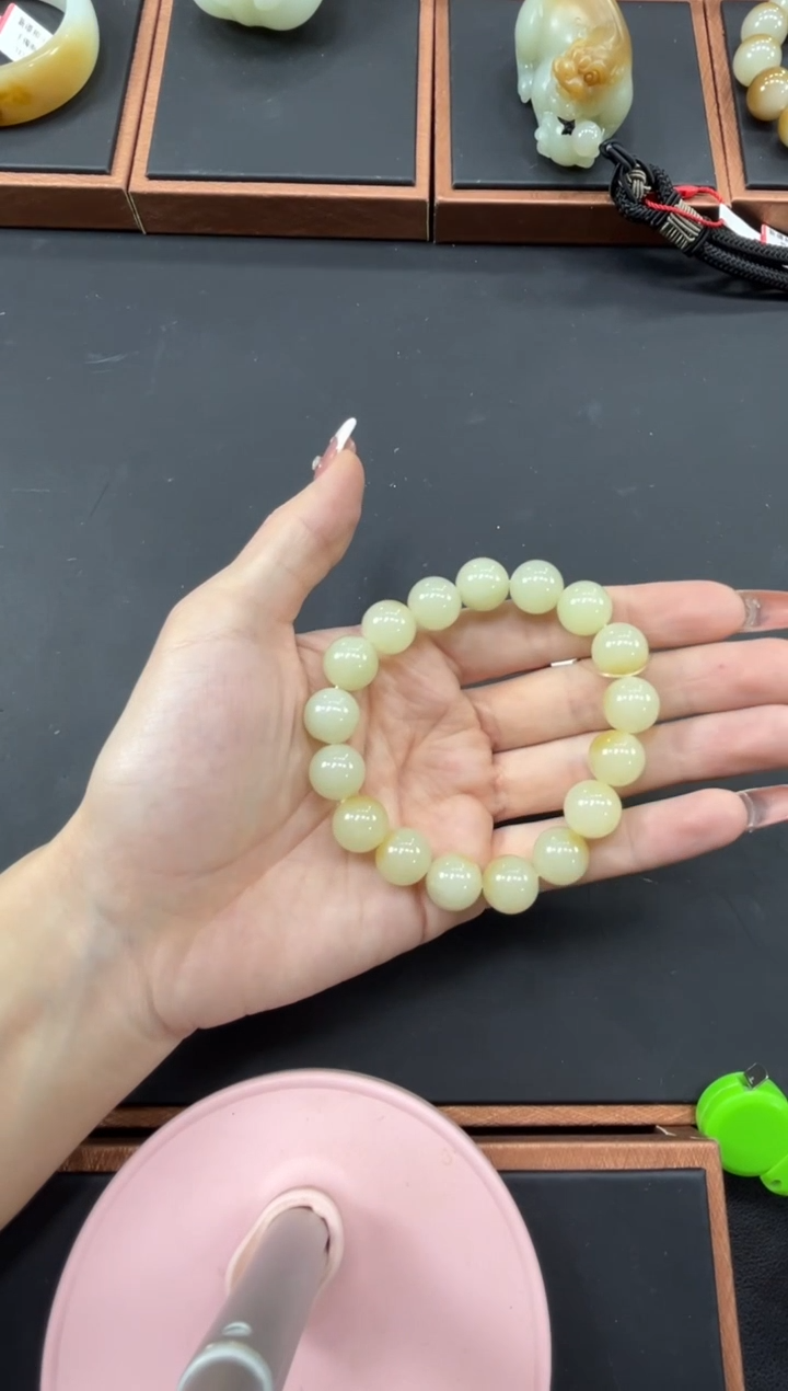 【闪购商品】和田玉手串未镶嵌若羌微色差卡12手串