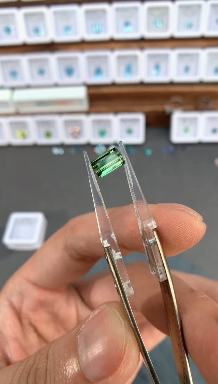 定制碧玺裸石未镶嵌1.21ct 10015