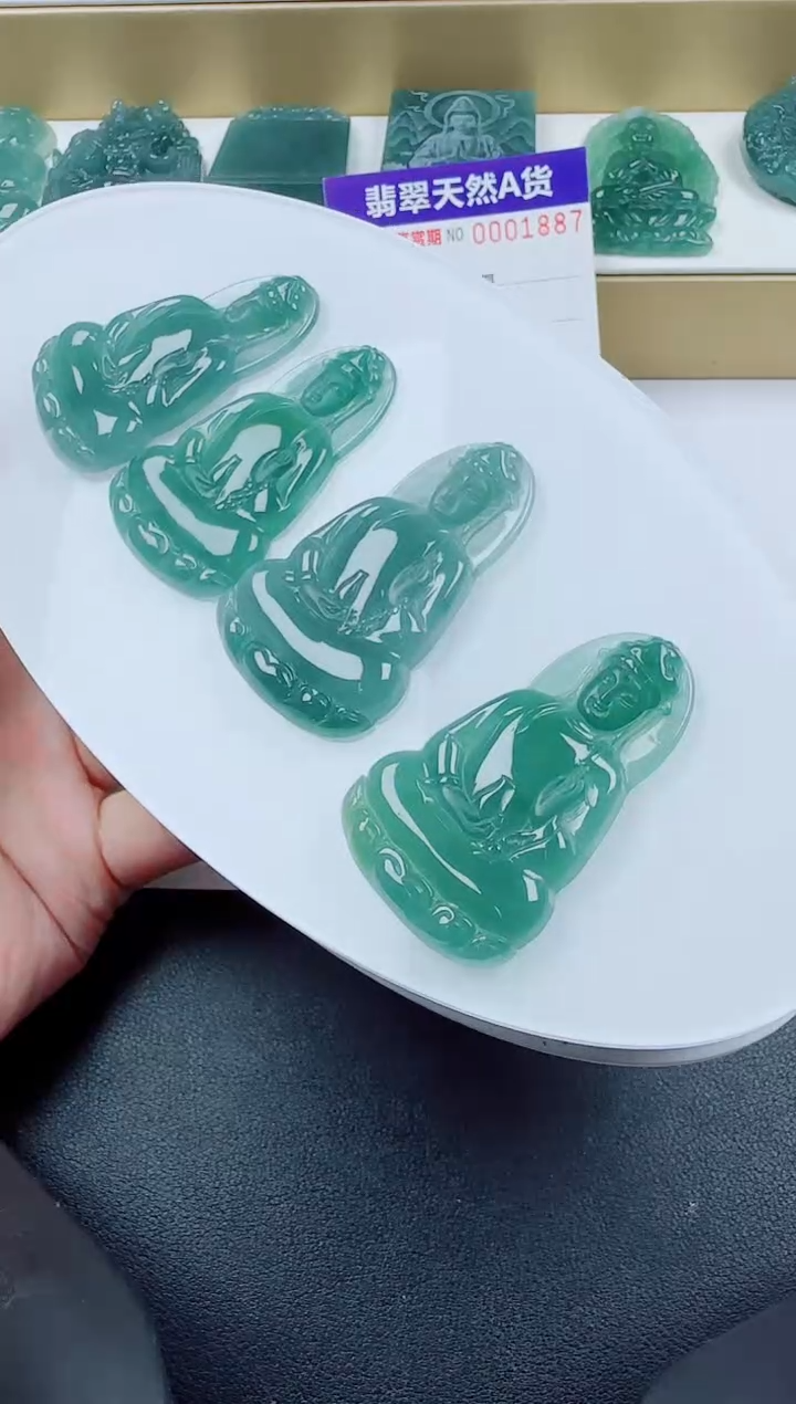 翡翠未镶嵌颈饰素衣多样性发其一