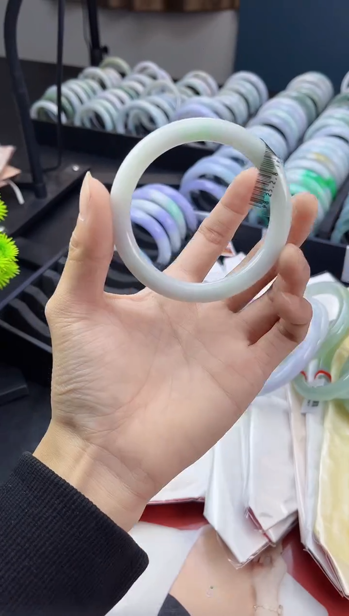【闪购商品】翡翠手镯未镶嵌翡翠1