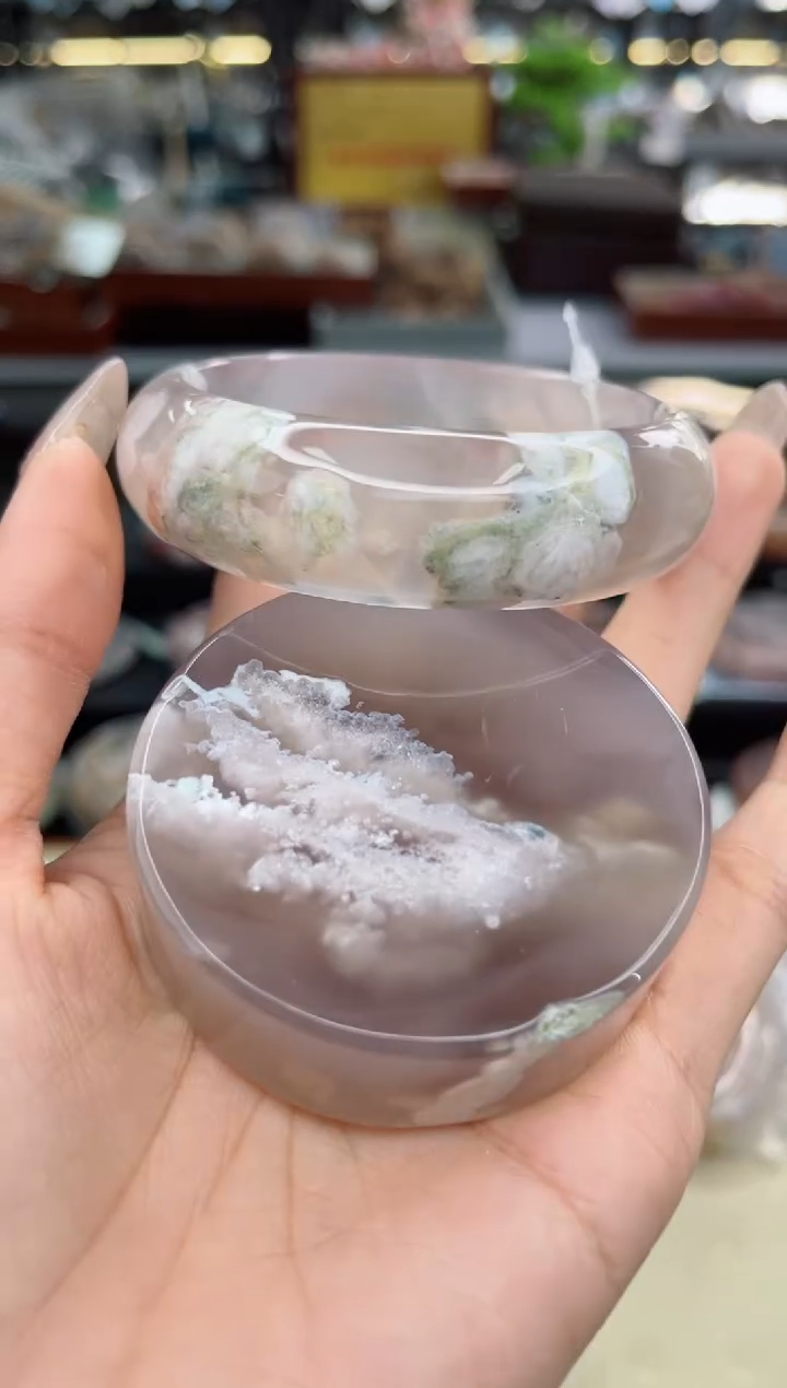 【闪购商品】石英质玉手镯未镶嵌59圈口（赠品镯心）6571342