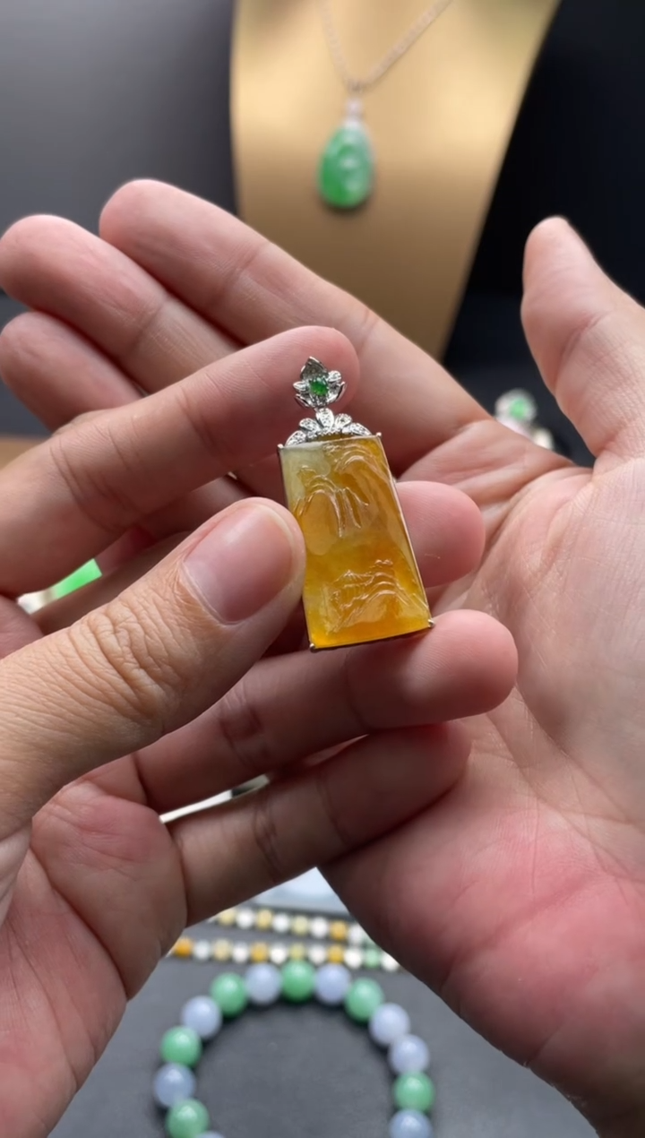 【闪购商品】翡翠颈饰18K金镶嵌30.........