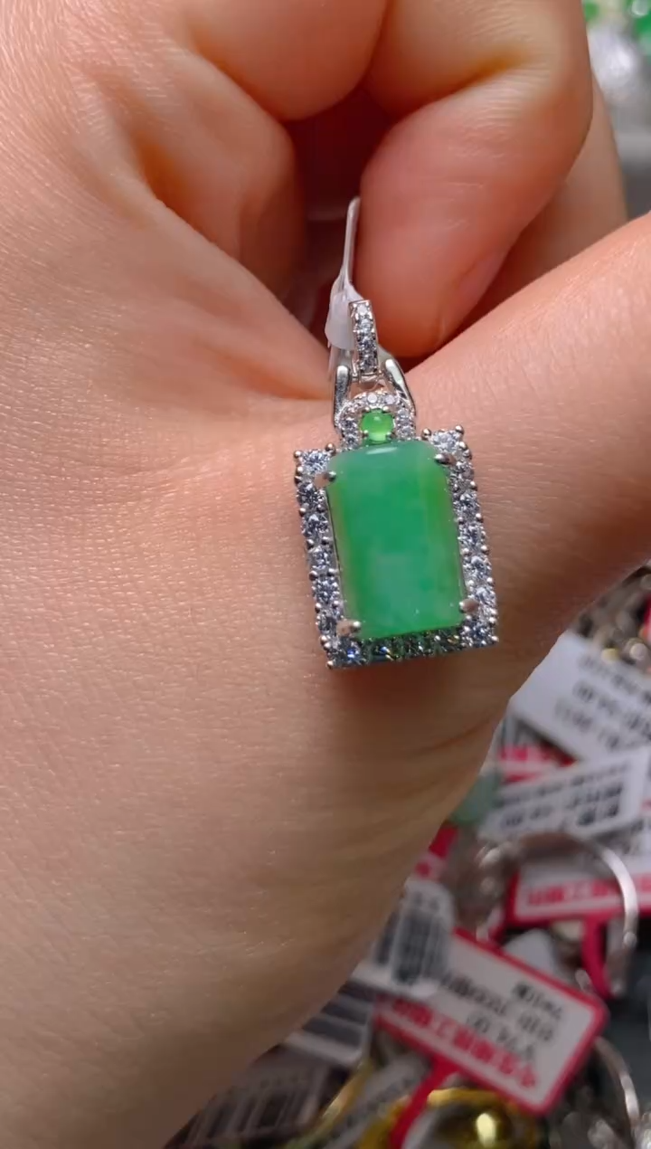 银S925镶嵌戒指翡翠百内无证书