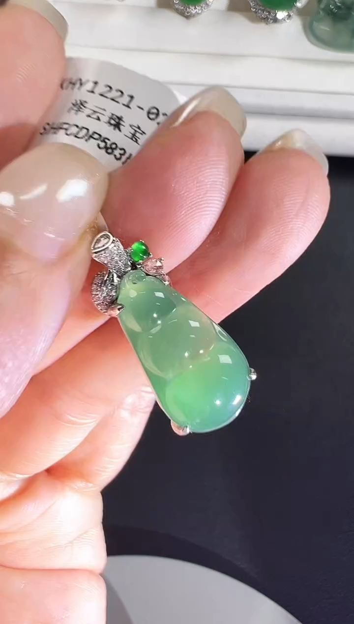 颈饰18K金镶嵌翡翠KHY1221-021
