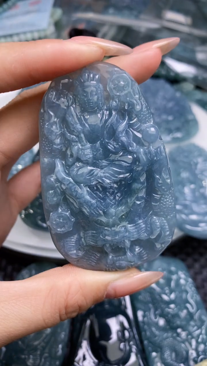 【闪购商品】翡翠颈饰未镶嵌           