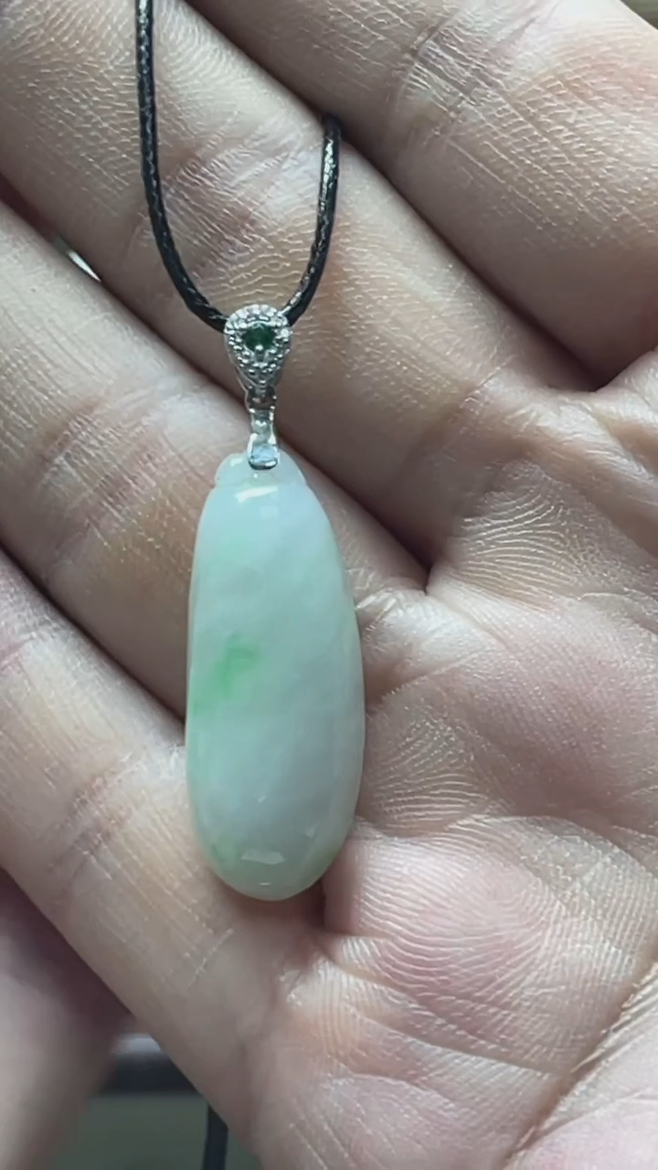 【闪购商品】翡翠颈饰银S925镶嵌福瓜吊坠纯天然