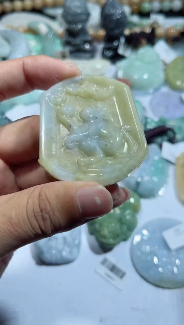 【闪购商品】翡翠颈饰未镶嵌00007428