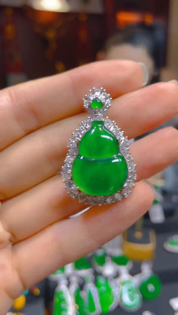 【闪购商品】翡翠颈饰银S925镶嵌123392天然A货翡翠葫芦