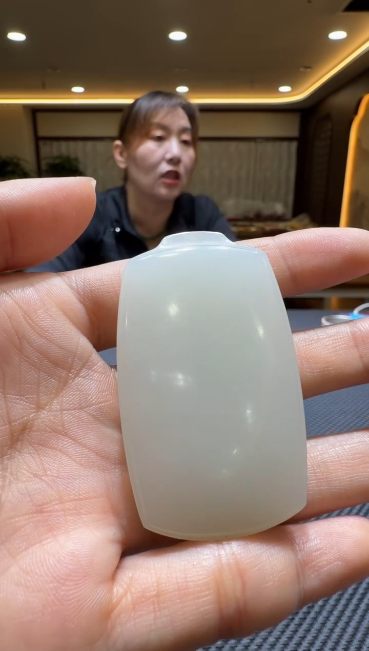 颈饰未镶嵌和田玉挂件