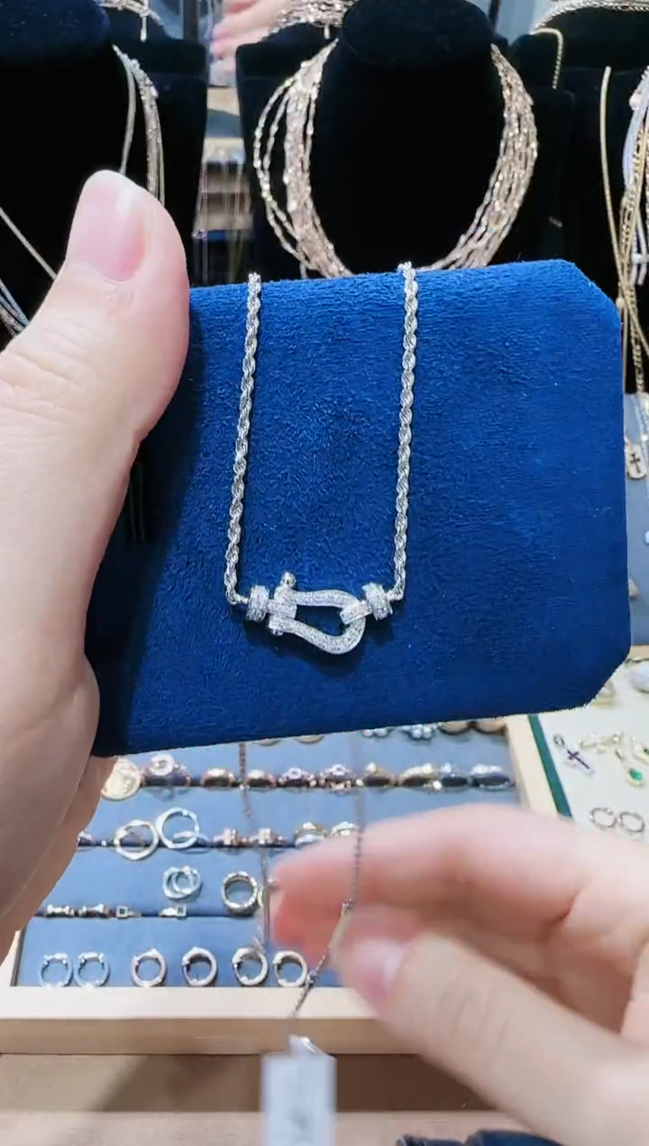 【闪购商品】钻石项链18K金镶嵌马蹄项链