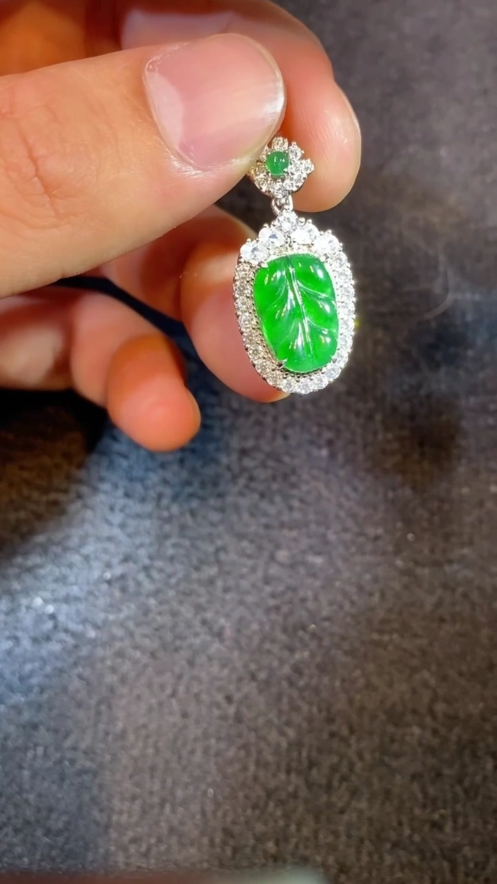 【闪购商品】翡翠吊坠(不含链)未镶嵌翡翠吊坠