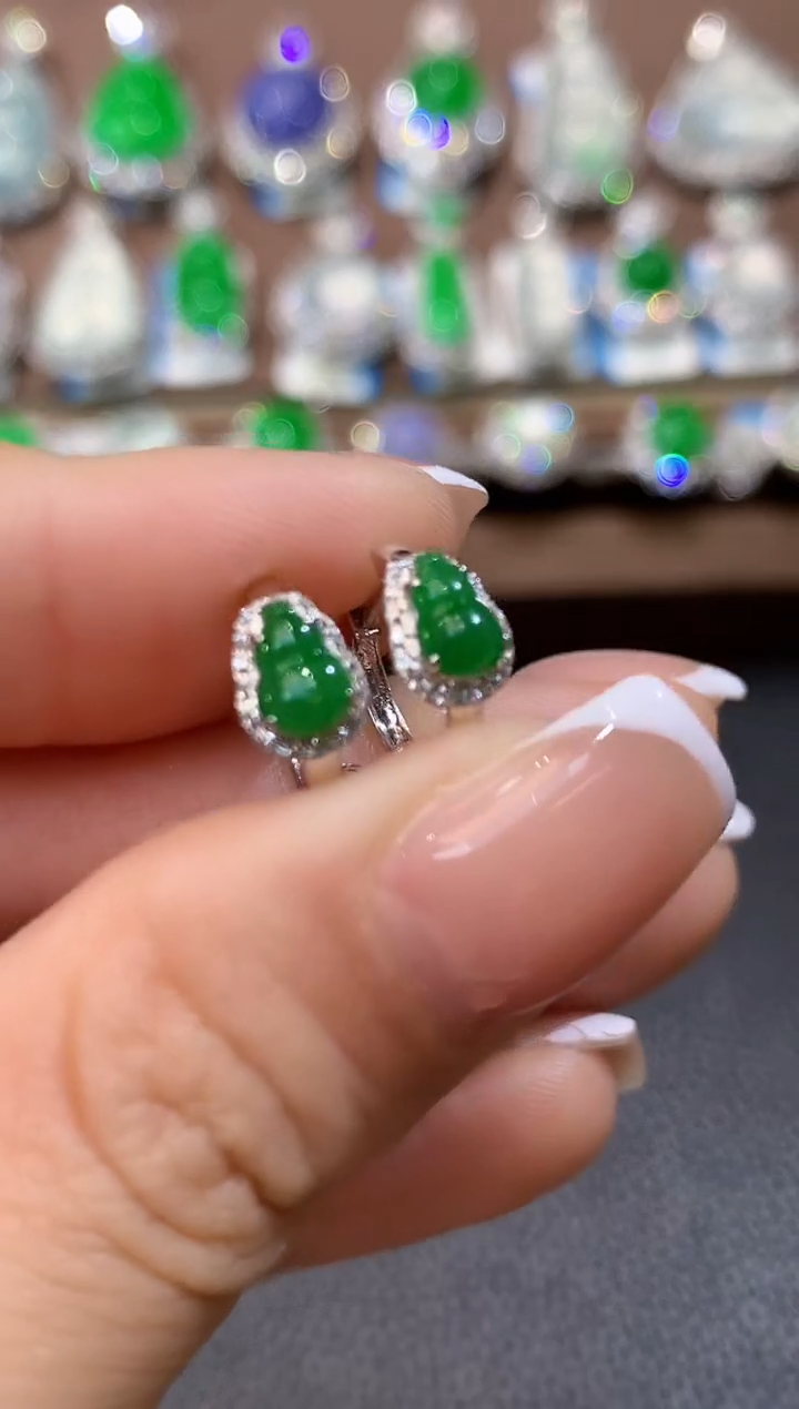 18K金镶嵌翡翠耳饰A11多样性发一件