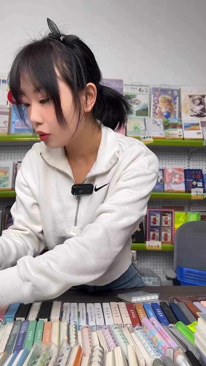 g***nA12       100k（A7）卡面线环本上翻侧翻混搭横线   10本