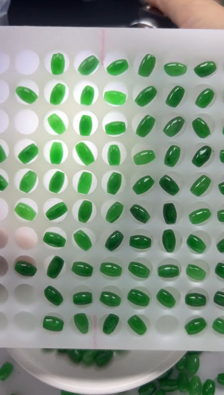 翡翠未镶嵌颈饰w1898辣绿翡米珠8*5mm*20颗